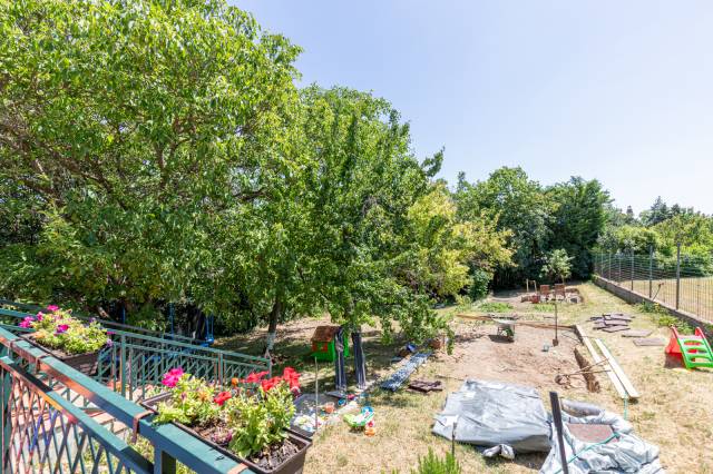Tágas családi otthon wellness részleggel, természetközeli, csendes környezetben – 400 m² nyugalom Bu - Kép