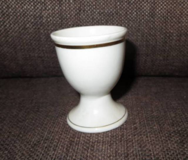 régi vintage japán porcelán talpas tojástartó 1970 évekből - Kép
