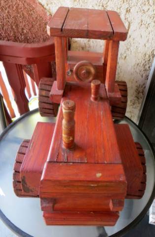 régi monumentális vintage fa traktor egyedi kézműves dísztárgy  gyűjtői darab makett - Kép