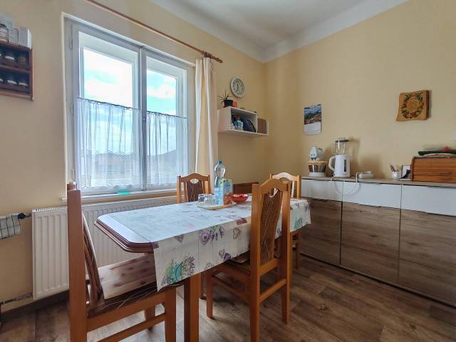 CSENDES ZSÁKUTCA, CSODÁS PANORÁMA, NAPFÉNYES TÁGAS TEREK - Kép