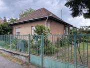 Eladó 100 m2-es családi ház Diósjenő