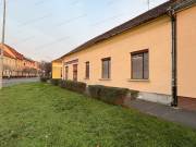 Eladó 3 szobás felújítandó családi ház Tapolcán a belvárosban!