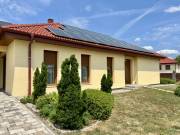 „Világos, energiatakarékos családi ház eladó Márkó egyik legcsendesebb zsákutcájában, 1150 m²-es tel