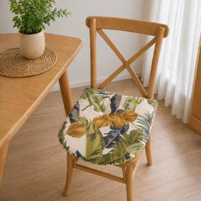 Ecru patkó székpárna zöld levelekkel, 50x45 cm - Kép